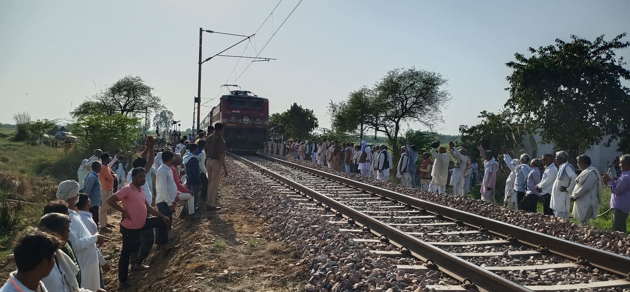 Mathura: villagers protest against Radhakund railway station