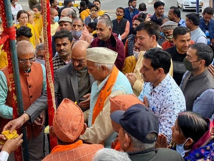 Establishment of the Dharma flag in the Tirthanagri before the bathing of the Dev Dolis at Mahakumbh