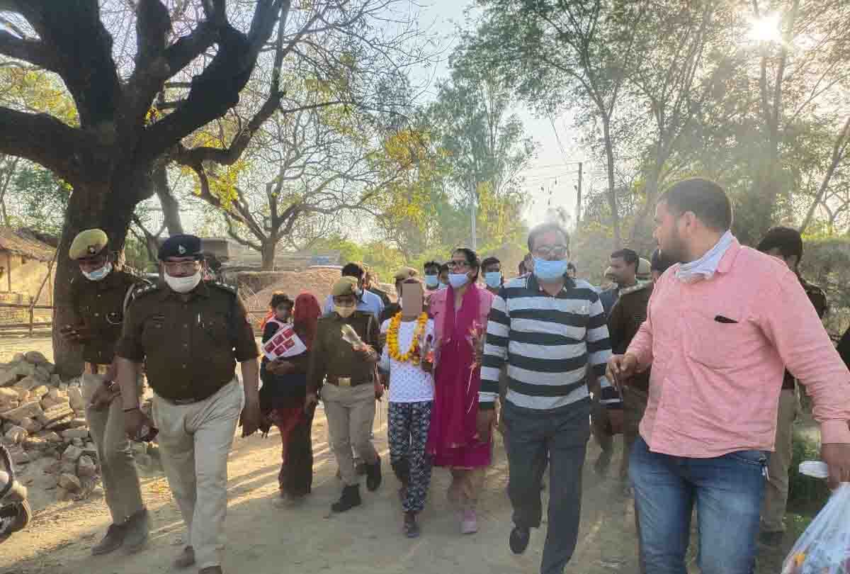 Unnao case: Teenager discharged from hospital, police taken home under tight security