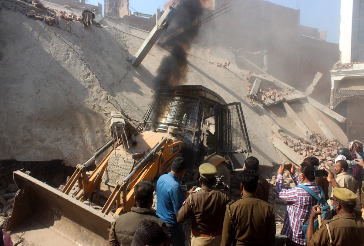 Mohammad Ashad, the caretaker of Atiq's business, burnt the house