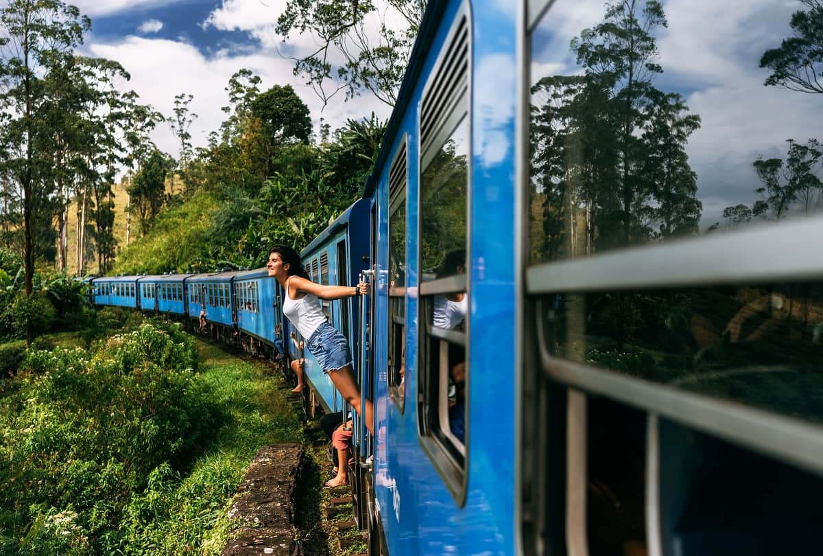 Train Travel Hacks Things To Do While Travelling In Train For Better Experience In Hindi