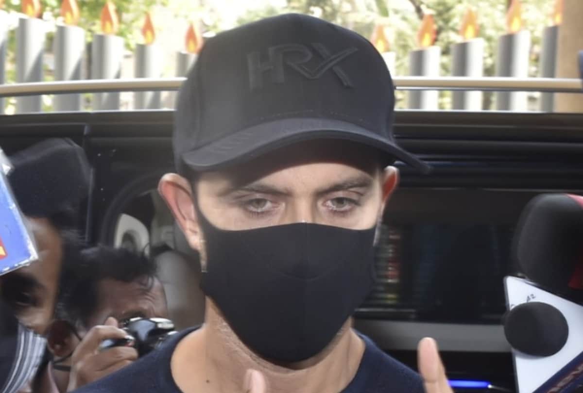 Kangana Ranaut case Hrithik Roshan left for crime branch for statement