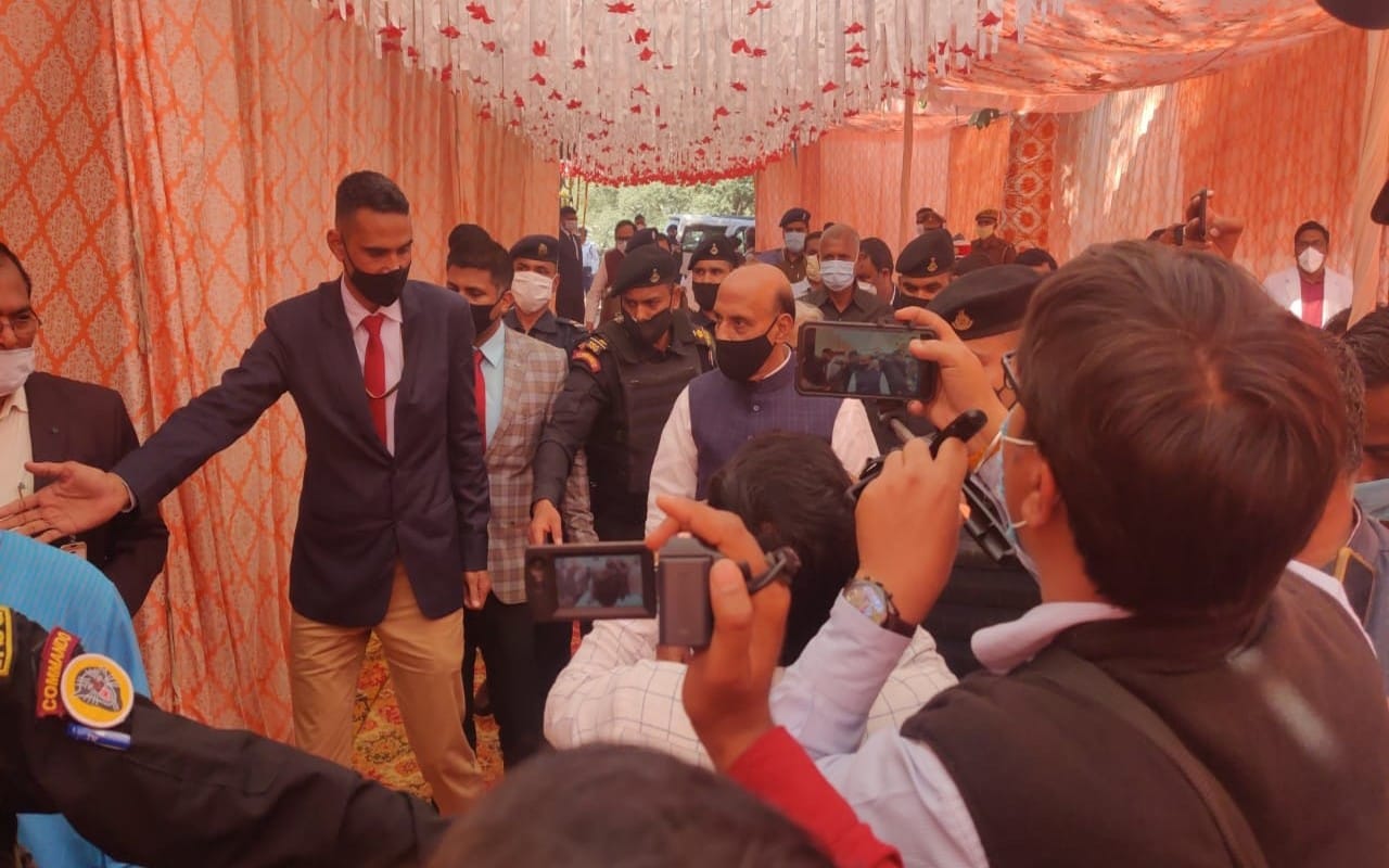Defense Minister Rajnath Singh becomes emotional in the marriage of his adopted son