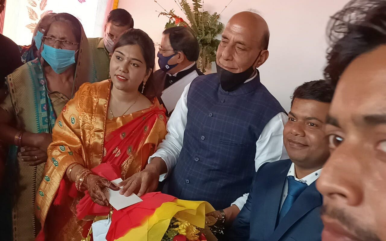 Defense Minister Rajnath Singh becomes emotional in the marriage of his adopted son