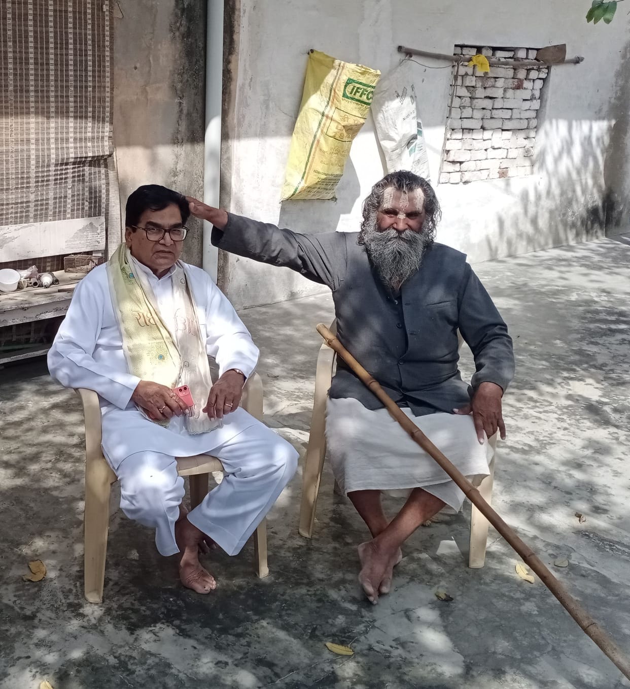 Mathura: National Secretary of SP arrived in Hanuman Bagh Bhandare. Ram Gopal Yadav