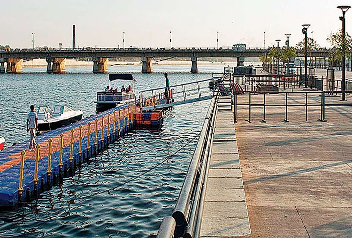 a girl jumped into sabarmati river in ahmedabad and commit suicide but shoot video first