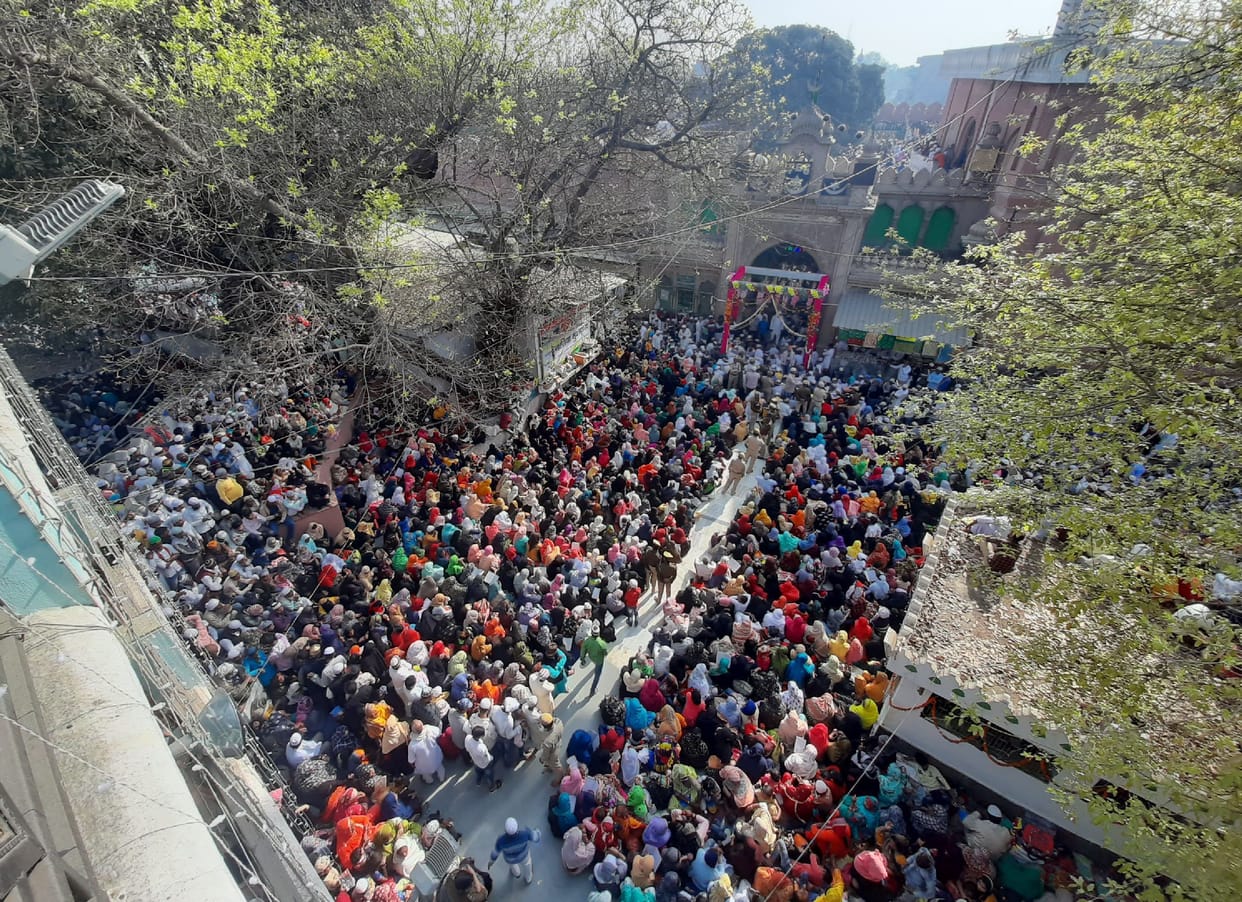 Akidatm gathered at Kulshreef in Dargah