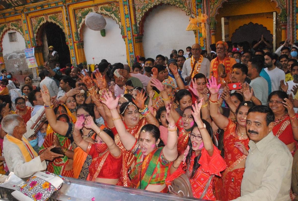 Holi 2021 celebrations starts in Dwarkadhish Temple Mathura