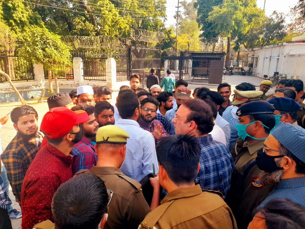 Missing AMU student had a long calling on WhatsApp with girl of delhi