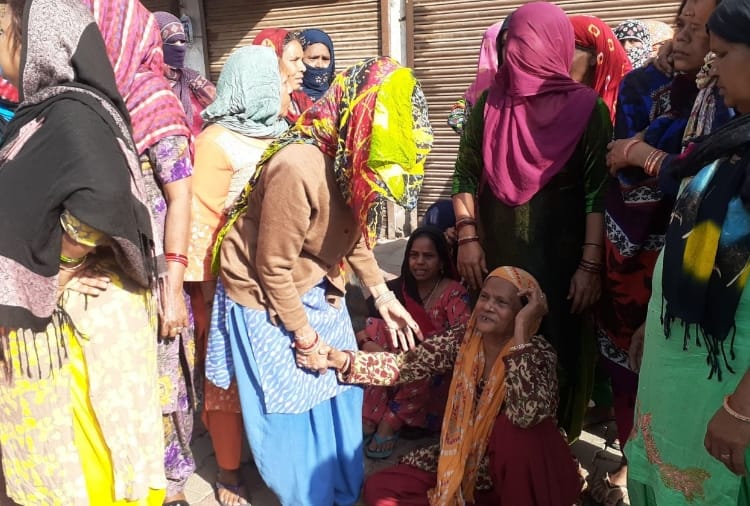 A youth got stuck in sewage pipeline at Hisar of Haryana 