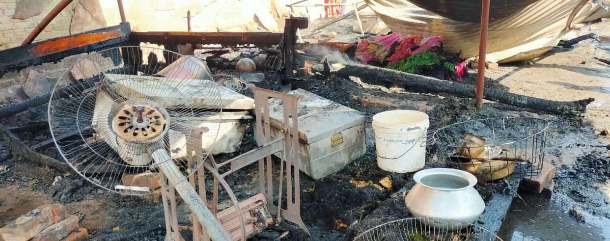 Ballia: Gas leak fires, six families' household ashes