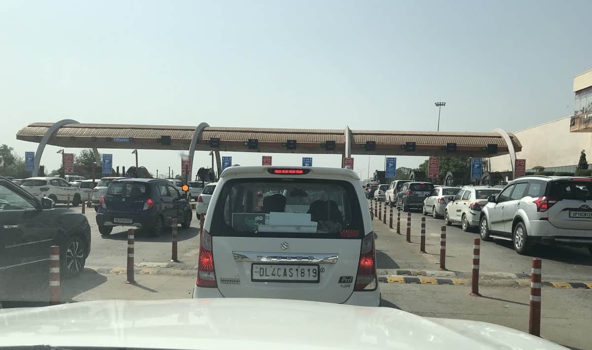 Yamuna Authority plans to install time booths at zero points on both sides of  Yamuna Expressway from Greater Noida and Agra