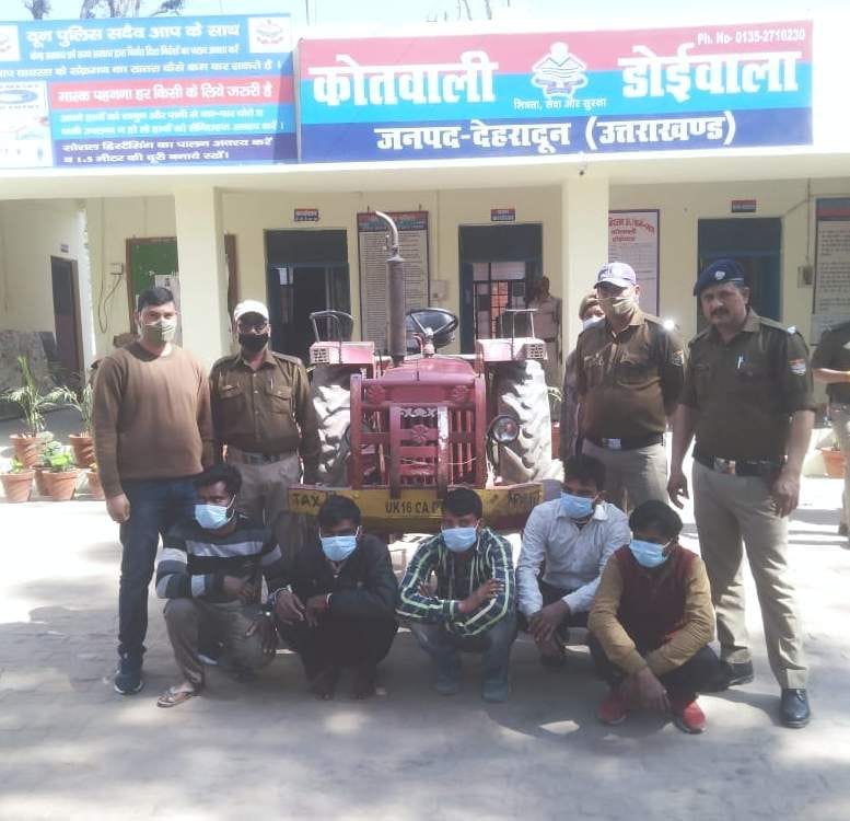 Five accused of tactical theft arrested