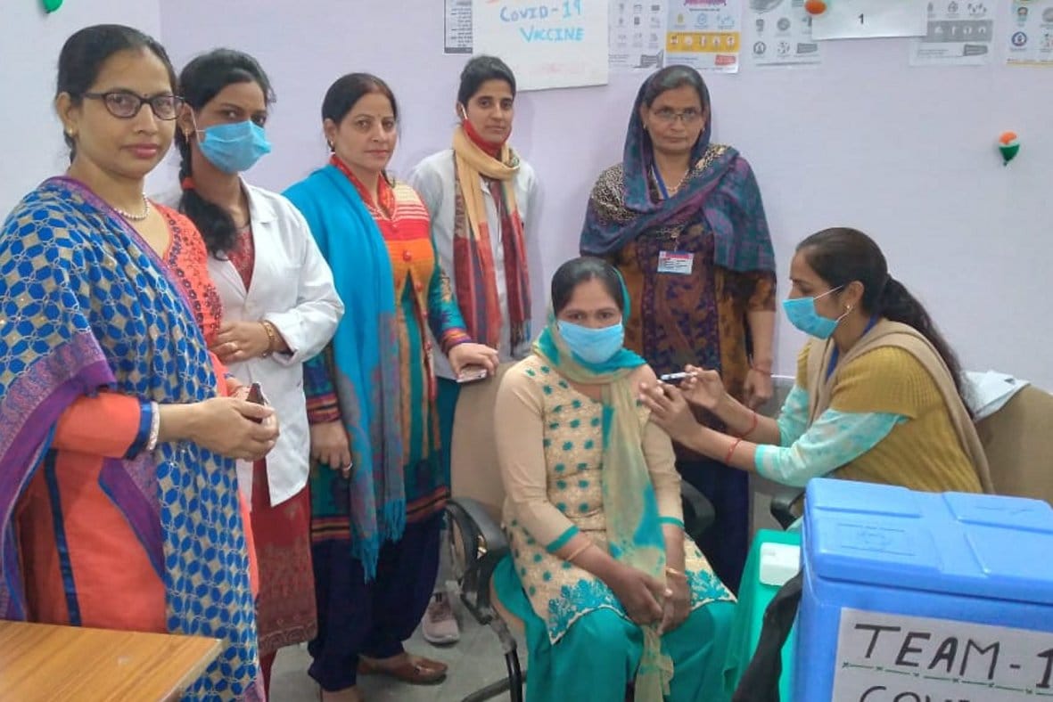 Health workers have given anti-coronary vaccination