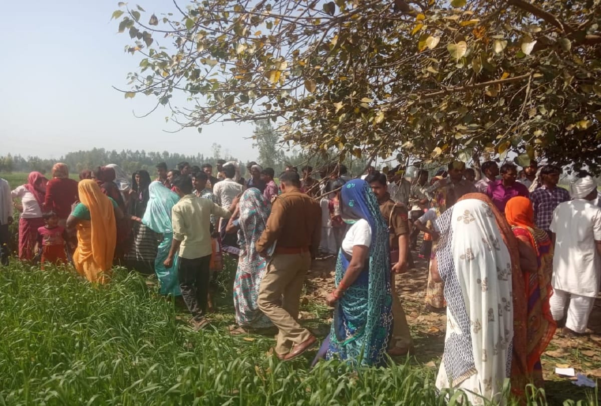 Sambhal couple found dead at nearby places police investigation going on 