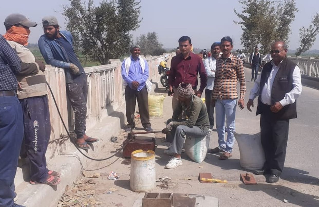 Repair work started on Kali river bridge