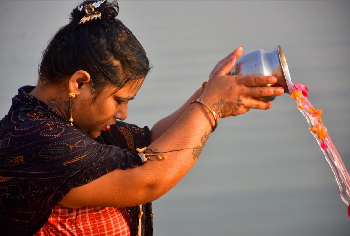 Devotees dip in faith at Magha Purnima at Gorakhpur