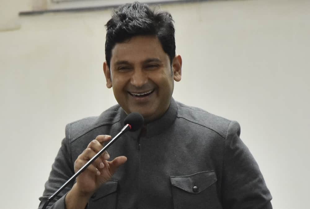 Adipurush Controversy Mumbai Police Provides Security to dialogue writer Manoj Muntashir