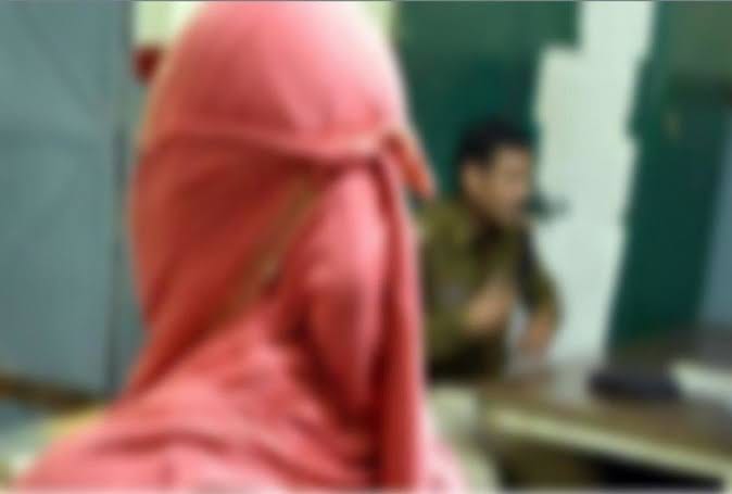 Angry with the scolding, the minor girl came out of the house, police recovered