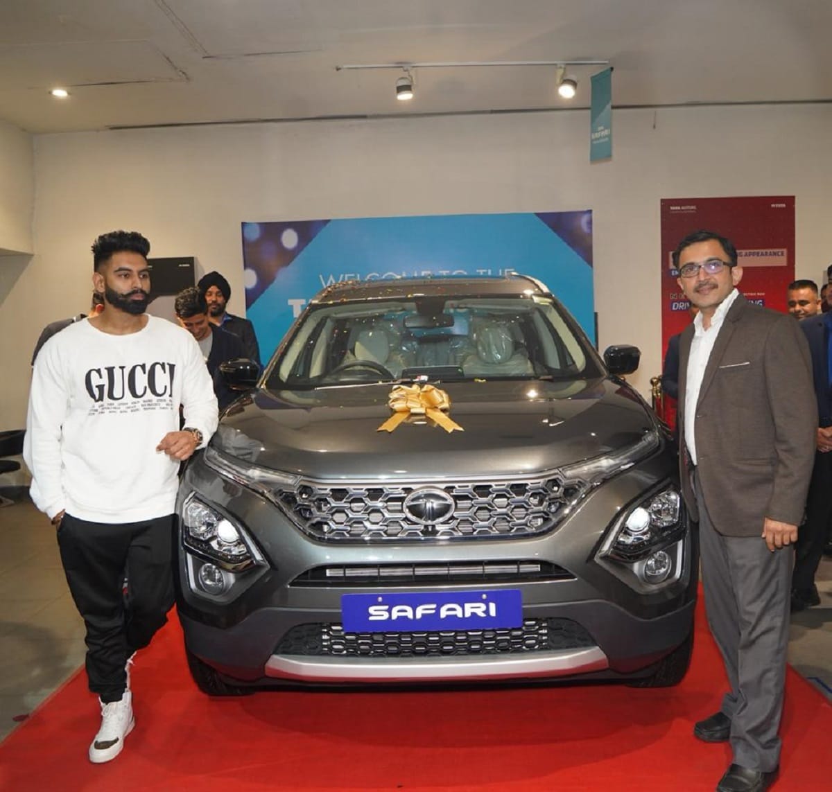 2021 tata safari vs tata harrier: Planning to Buy Tata Harrier, 10 top reasons why 2021 Tata Safari is better the Harrier