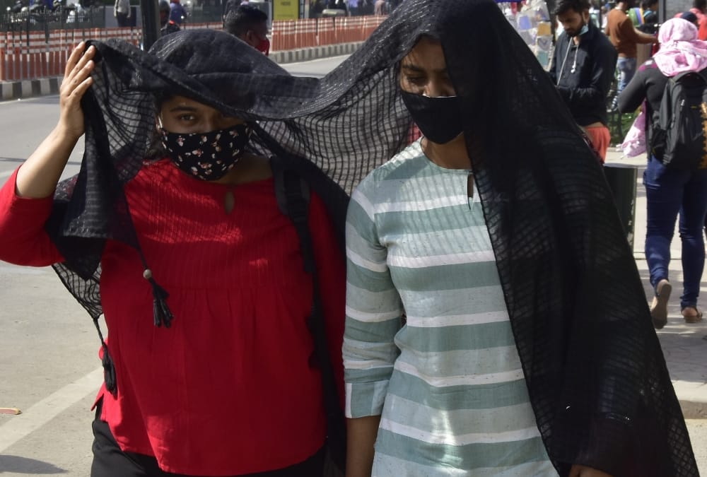 pics of weather changes in Lucknow.