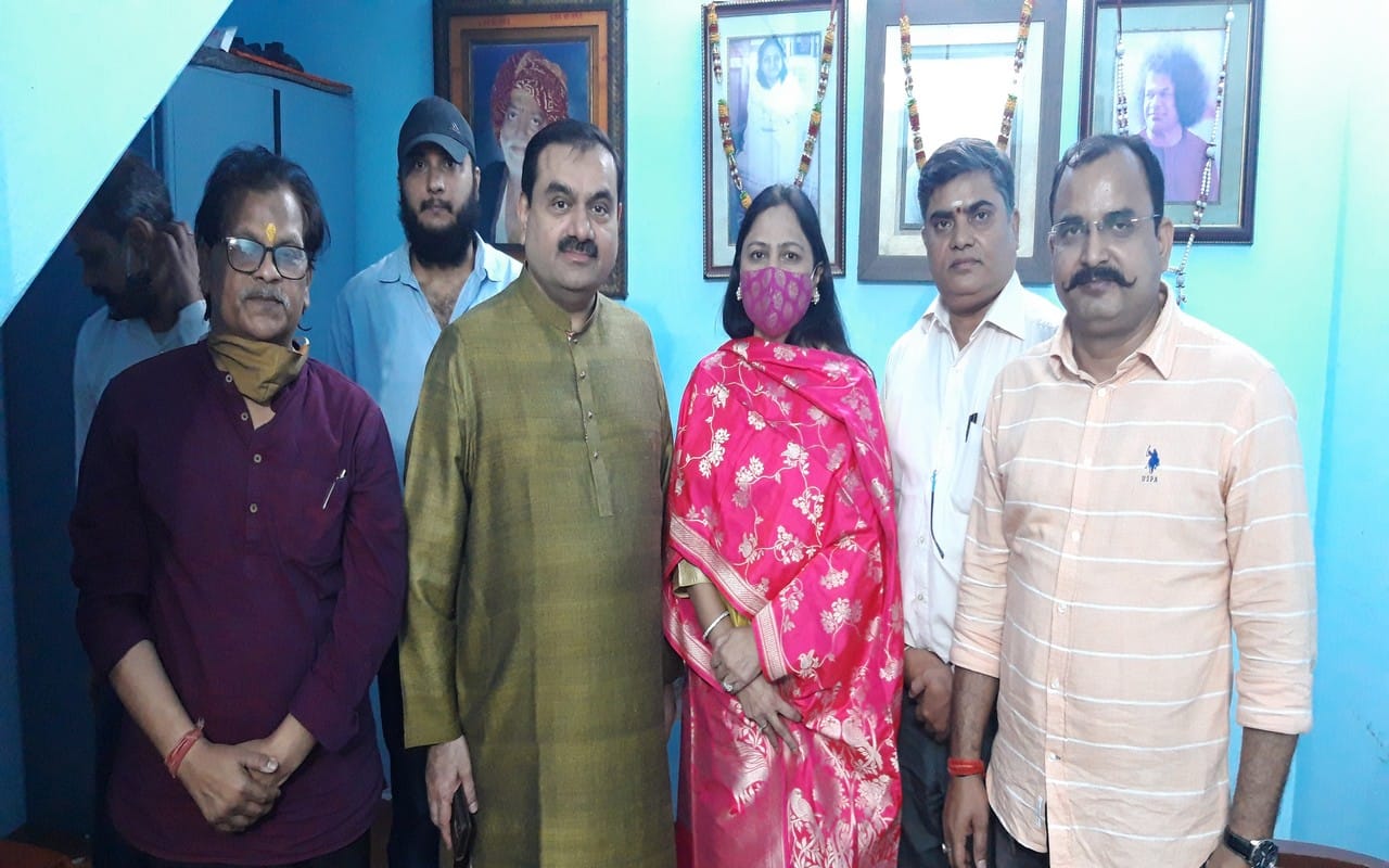 Industrialist Gautam Adani reached Kashi with family and group officials