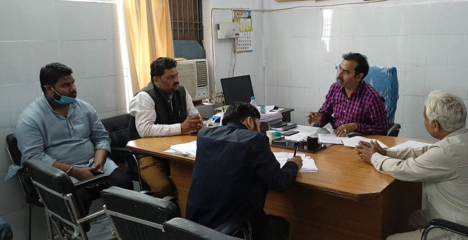 bjp leader got anger from electric cut