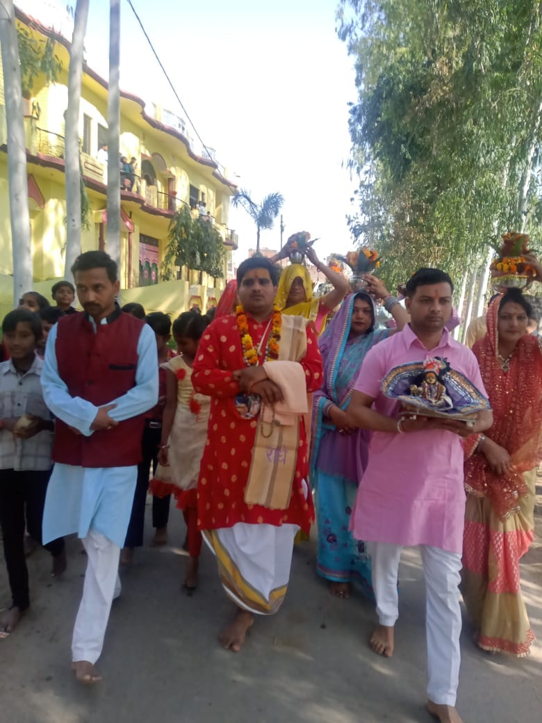 Women took out Mars Kalash Yatra