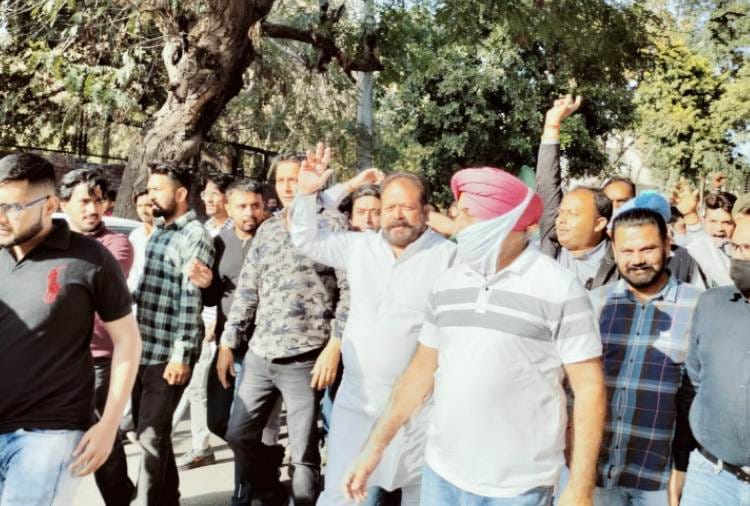 Congress workers protest against water rates hike in Chandigarh