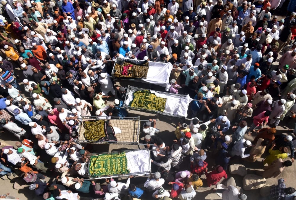 Uttarakhand Haldwani Accident News: Huge Crowd in Four Family Members Funeral Together photos