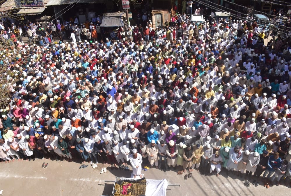 Uttarakhand Haldwani Accident News: Huge Crowd in Four Family Members Funeral Together photos