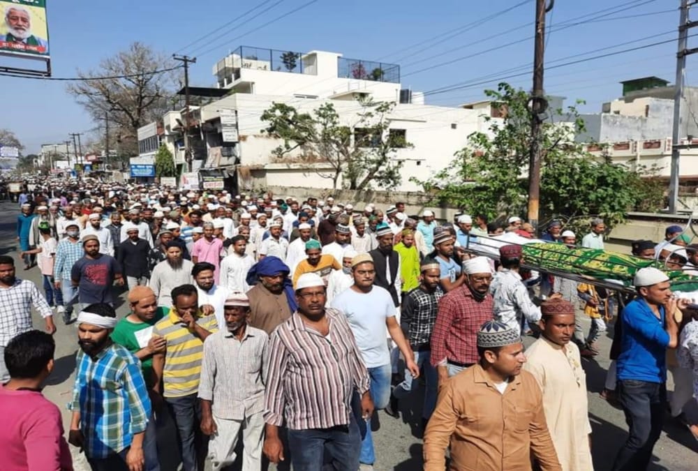 Uttarakhand Haldwani Accident News: Huge Crowd in Four Family Members Funeral Together photos