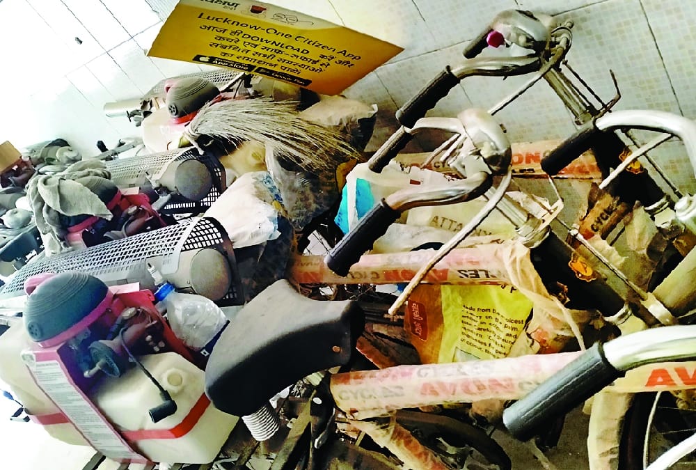 Fogging machines are dumped in Nagar Nigam Lucknow.