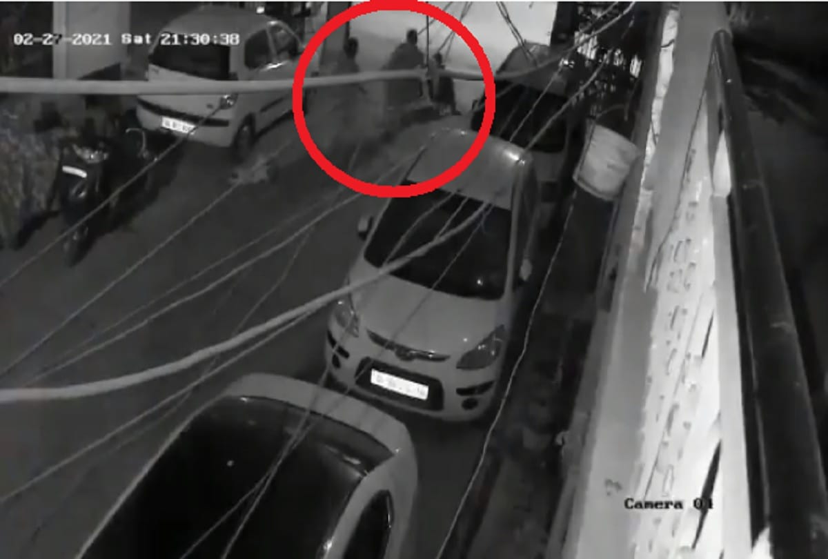 Woman attacked by miscreants when opposed loot in Adarsh Nagar Market