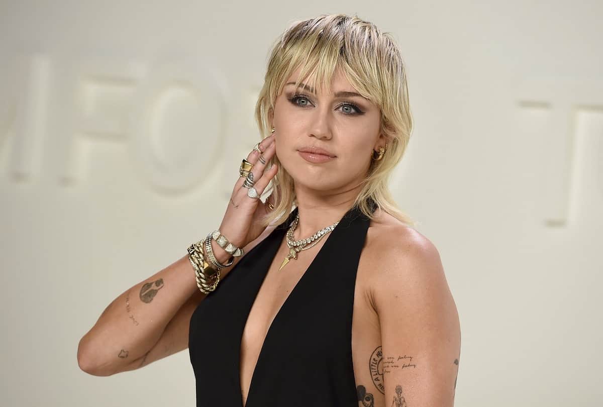 priyanka chopra husband Nick Jonas ex-girlfriend Miley Cyrus latest Instagram post, their fans can't believe their eyes