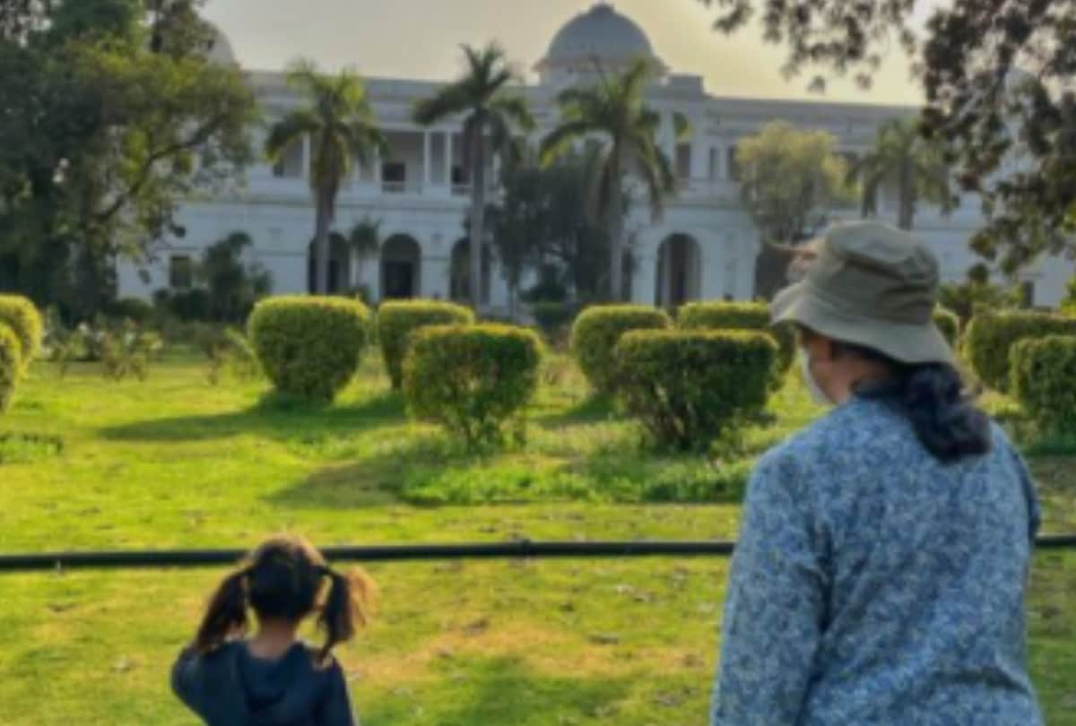 Sara ali khan meets sister inaaya naumi kemmu and aunt saba ali khan