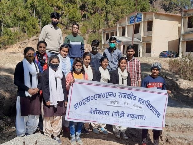 Volunteers organize awareness rally in protest against dowry