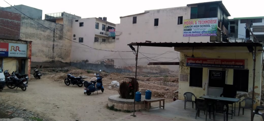 Construction of station Khalapar building hangs