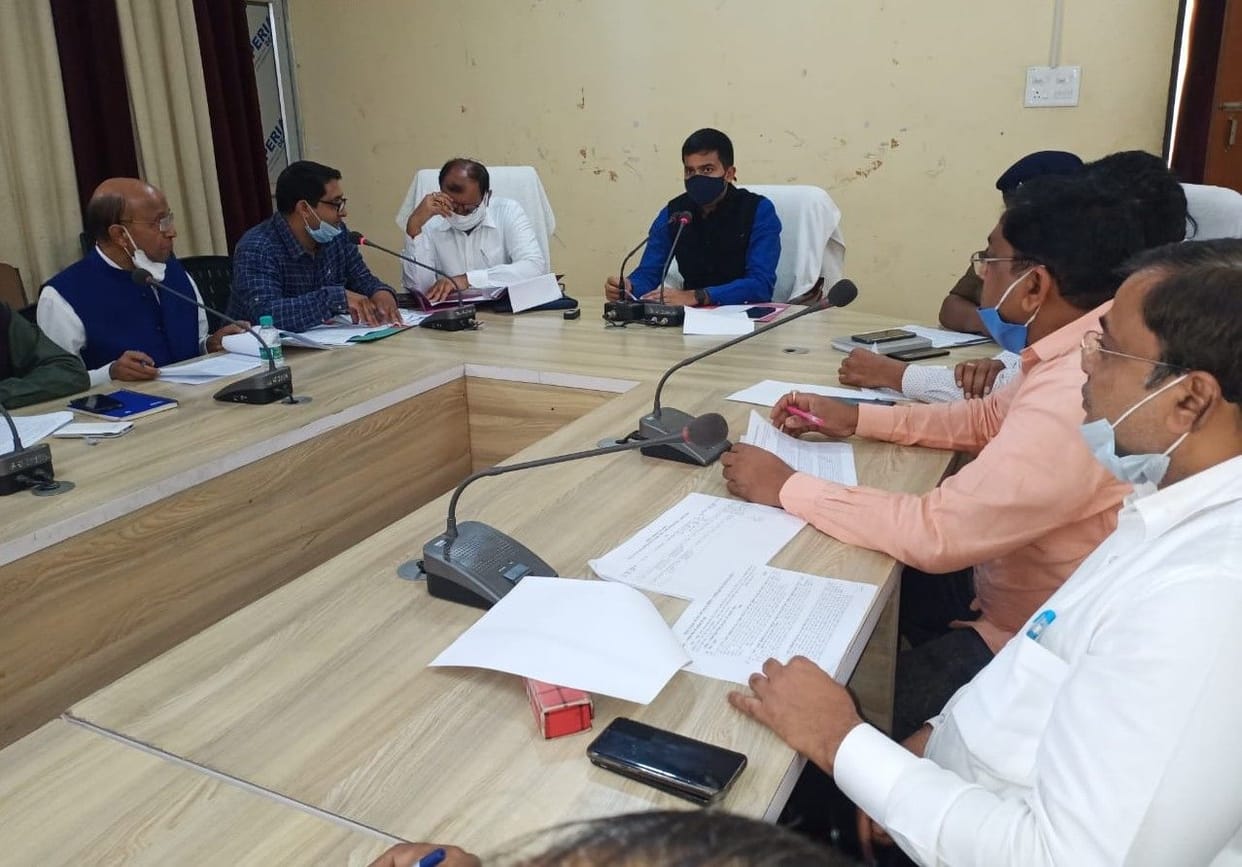 Entrepreneurs raised the issue of building model parks and roads
