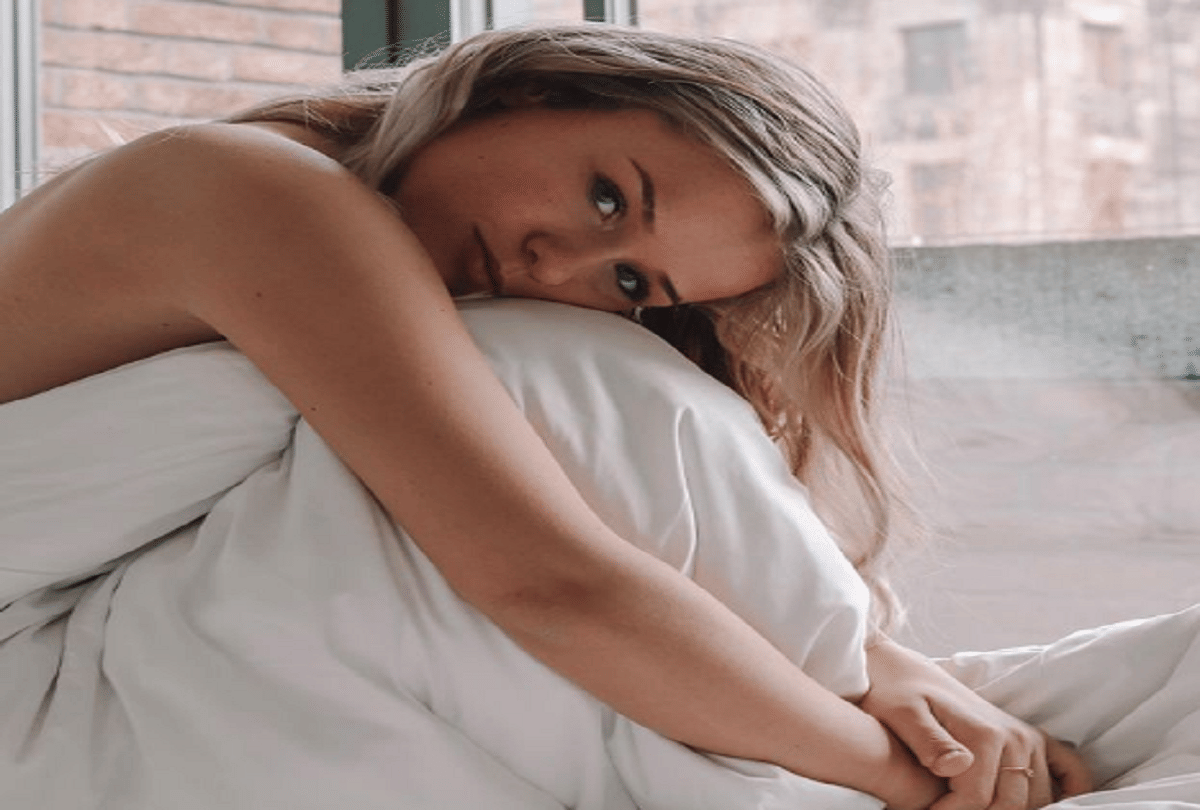 Lifestyle and love story of Hockey player Mikky kiemeney and Barcelona footballer Frenkie de jong