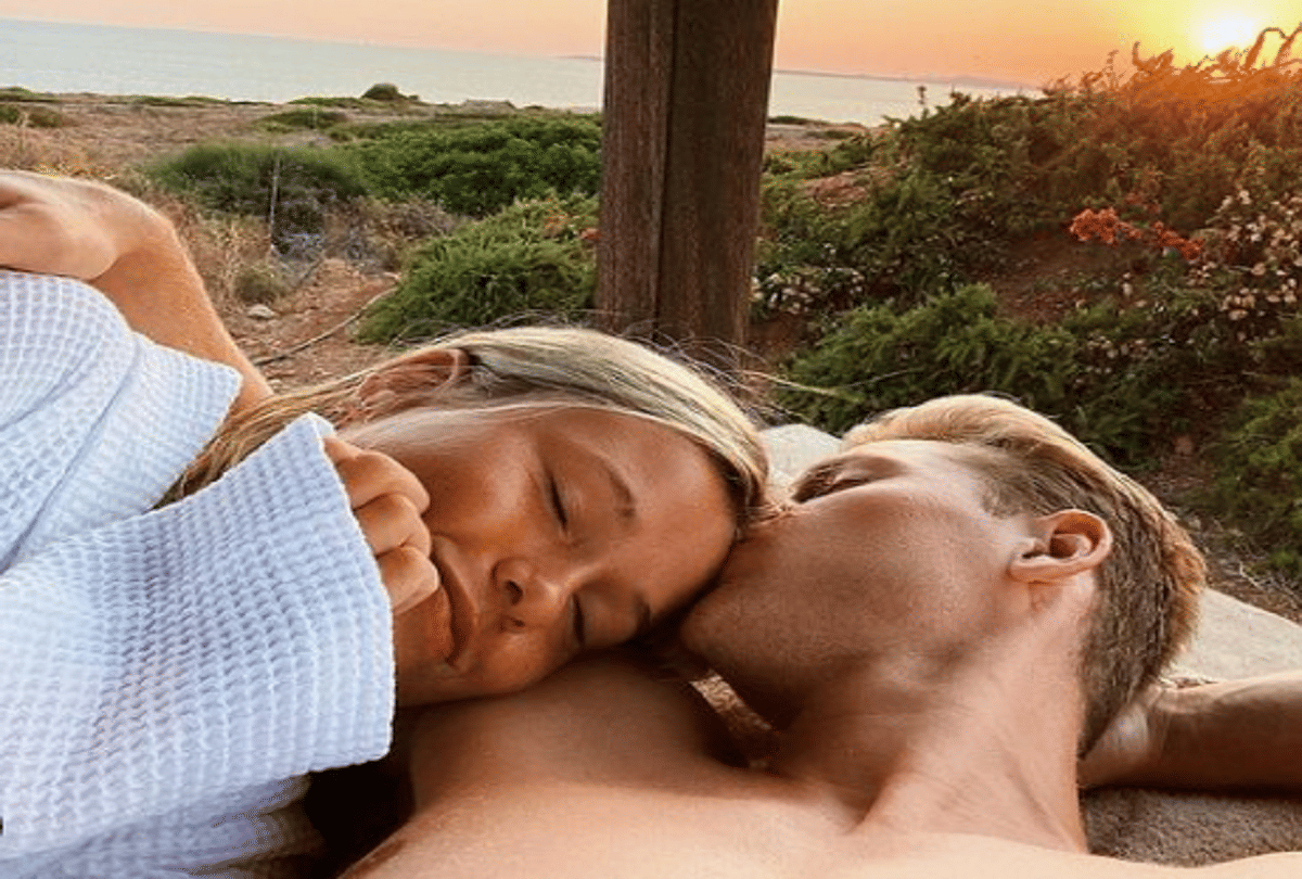 Lifestyle and love story of Hockey player Mikky kiemeney and Barcelona footballer Frenkie de jong