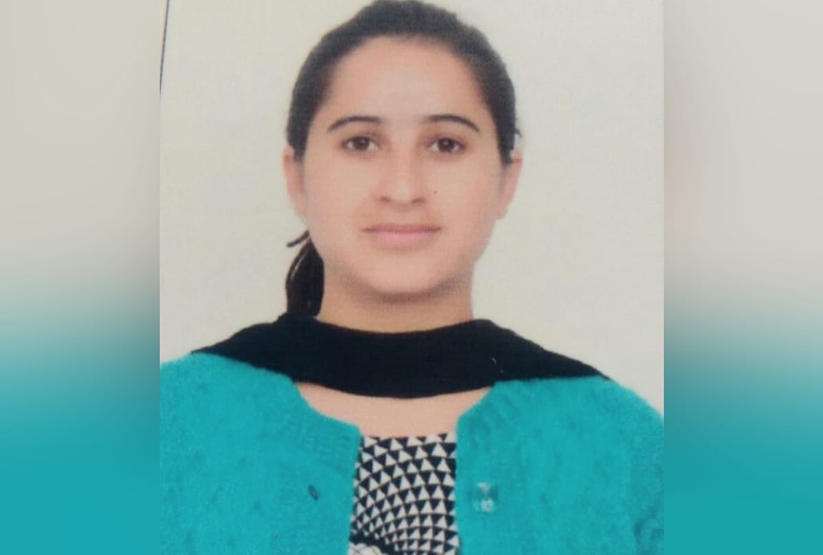 Himachal Pradesh M phill topper Anjana in HPU shimla