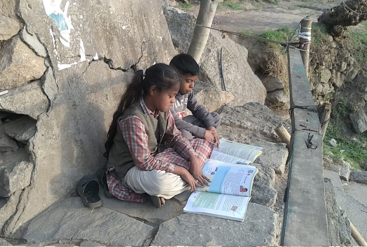 Himachal News: Homeless family living in tank in anni block kullu himachal pradesh