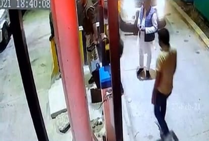 Angry supporters of Pratapgarh MLA supporters beat up toll plaza workers, no report filed