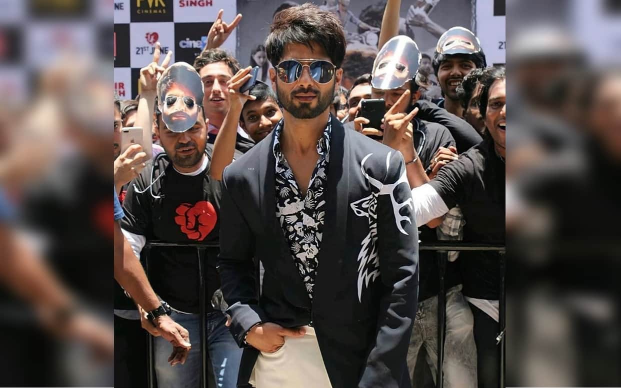 shahid kapoor got emotional after getting fans love said love is rare i am blessed to have it