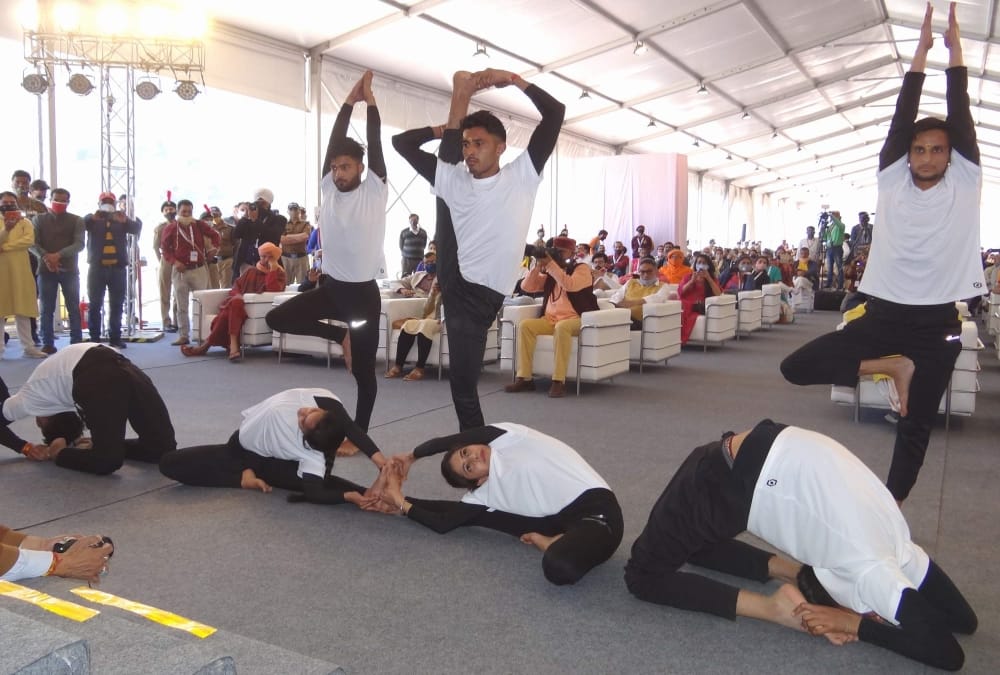 International Yoga Festival 2021: Approx 350 People Join Yoga Festival in Rishikesh On First Day Photos