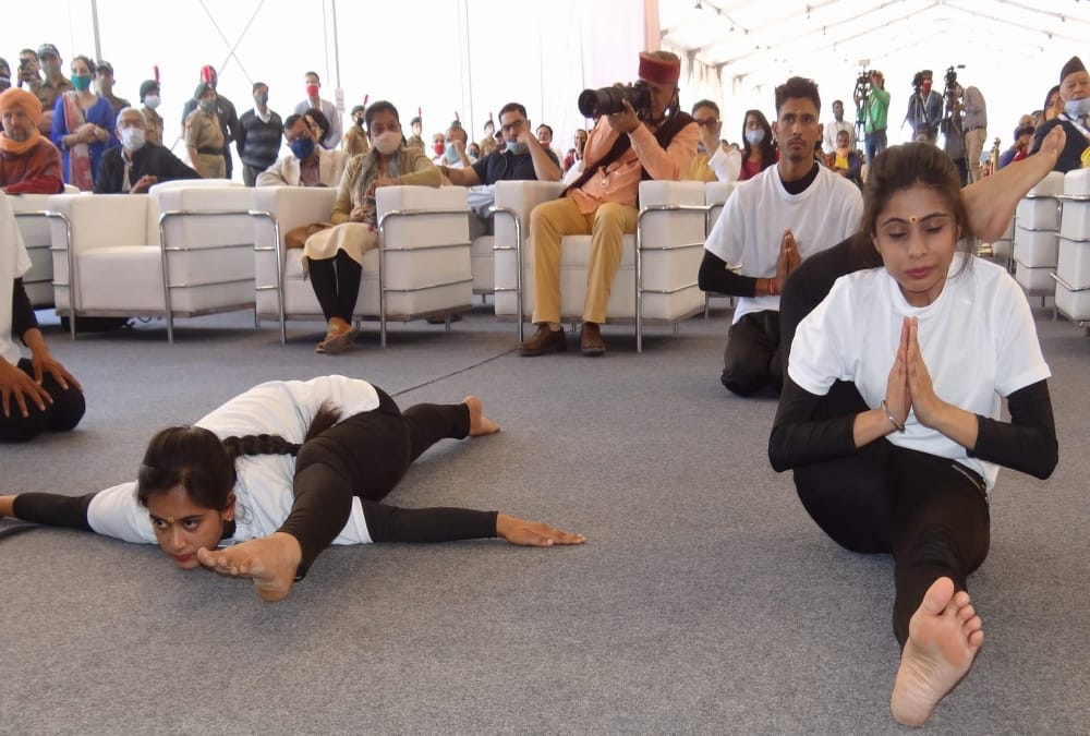 International Yoga Festival 2021: Approx 350 People Join Yoga Festival in Rishikesh On First Day Photos