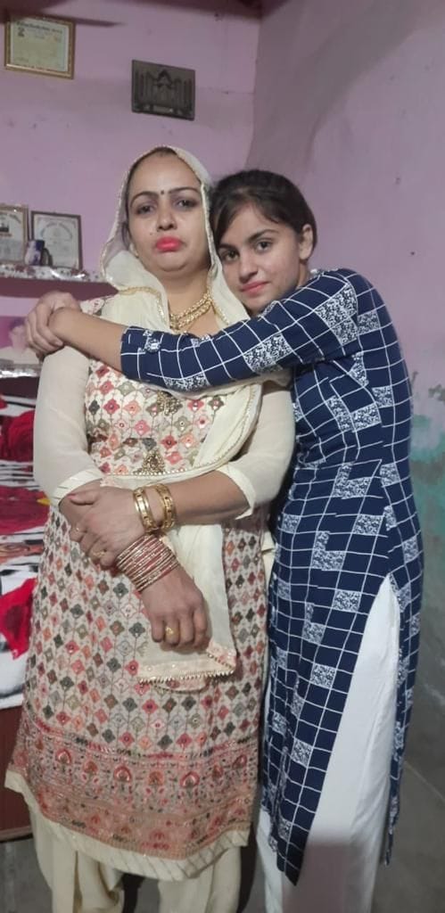 Troubled husband and his girlfriend, woman swallows poison with two daughters, death of three, husband arrested