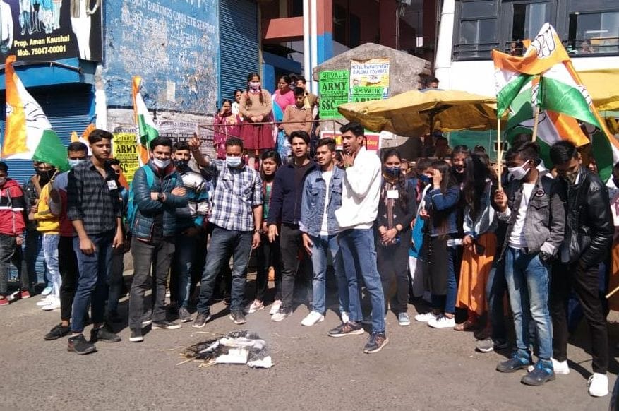 Mannequin of CM and Vis Vice President burnt in Baijnath