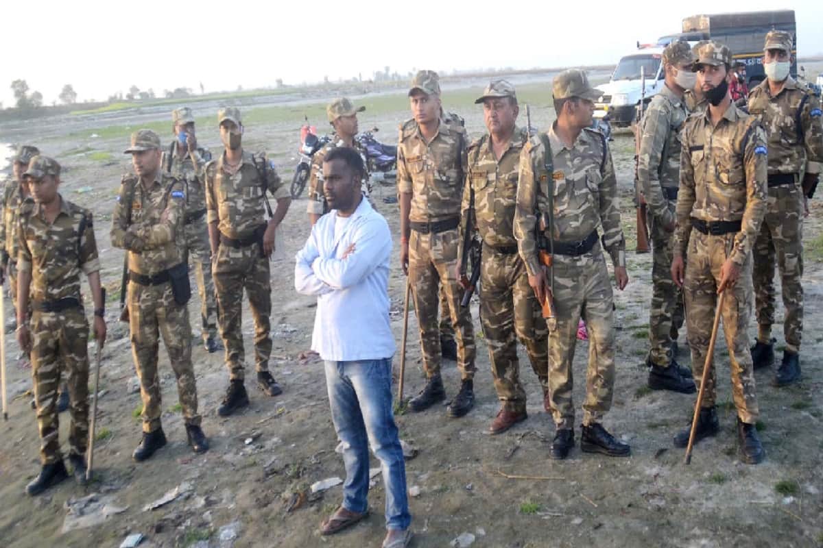 Two youths of Pali village drowned in Yamuna river in Baghpat and see photos